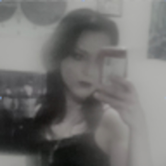 Meet your Posher, Julia - Picture 1 of 1